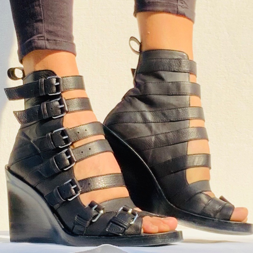 Ann Demuelemeester Black Buckle Blanche Boot 9 - Picture 3 of 15